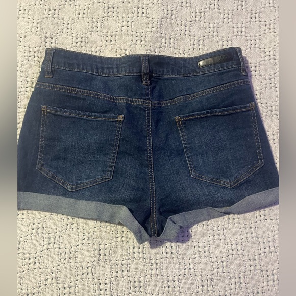 Shorts, jean, 5 pair, various brands. GoGoStar, Vince Blue, Dollhouse, Levi’s. - Picture 12 of 16